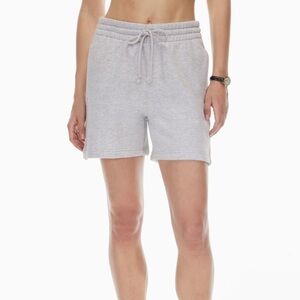 Aritzia TNA Cozy Fleece Boyfriend 5" Sweatshort
Midrise fleece Light Gray Shorts
